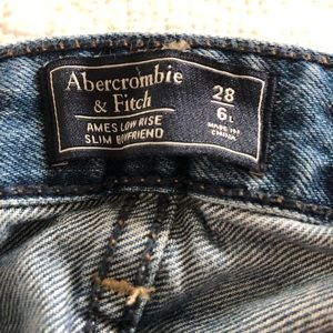 Abercrombie&Fitch Ames low rise boyfriend jean